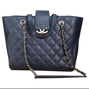 CHANEL Caviar Skin 2 way tote